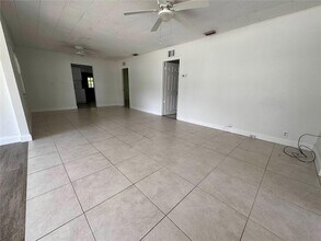 325 Chesney Blvd in Frostproof, FL - Building Photo - Building Photo