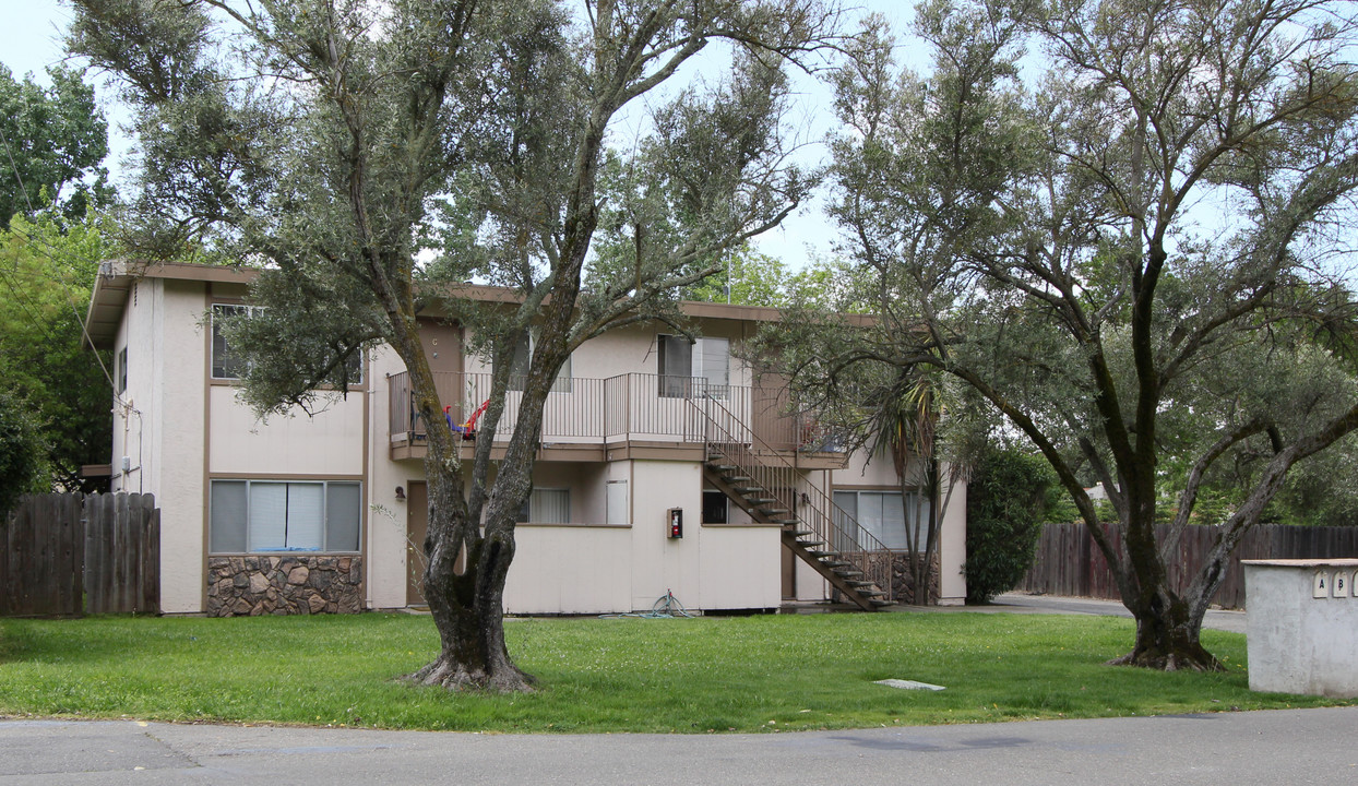 5712 Kenneth Ave in Carmichael, CA - Building Photo