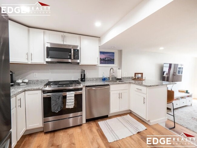 171 Lexington St, Unit B