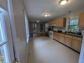 41 Porter St in Avon, MA - Building Photo - Building Photo