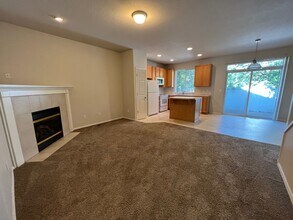 4353 SE Chelsea Ln in Hillsboro, OR - Building Photo - Building Photo