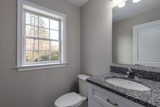 101 House St in Glastonbury, CT - Building Photo - Building Photo