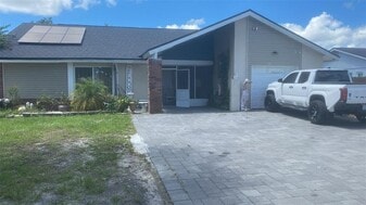 836 E Flag Ln in Kissimmee, FL - Building Photo