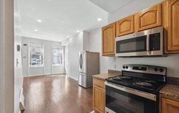 1621 W Montgomery Ave in Philadelphia, PA - Building Photo - Building Photo