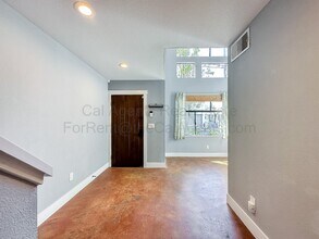2004 Market St in Oakland, CA - Building Photo - Building Photo