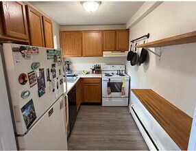 216 N Monroe St, Unit 2 in Media, PA - Foto de edificio - Building Photo