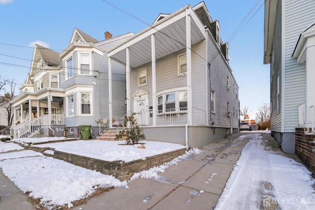 property at 194 High St