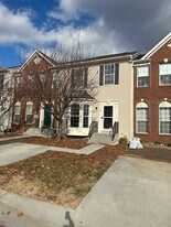 153 Oxbow Dr in Strasburg, VA - Building Photo