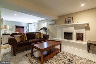 6034 Chesterbrook Rd in McLean, VA - Building Photo - Building Photo