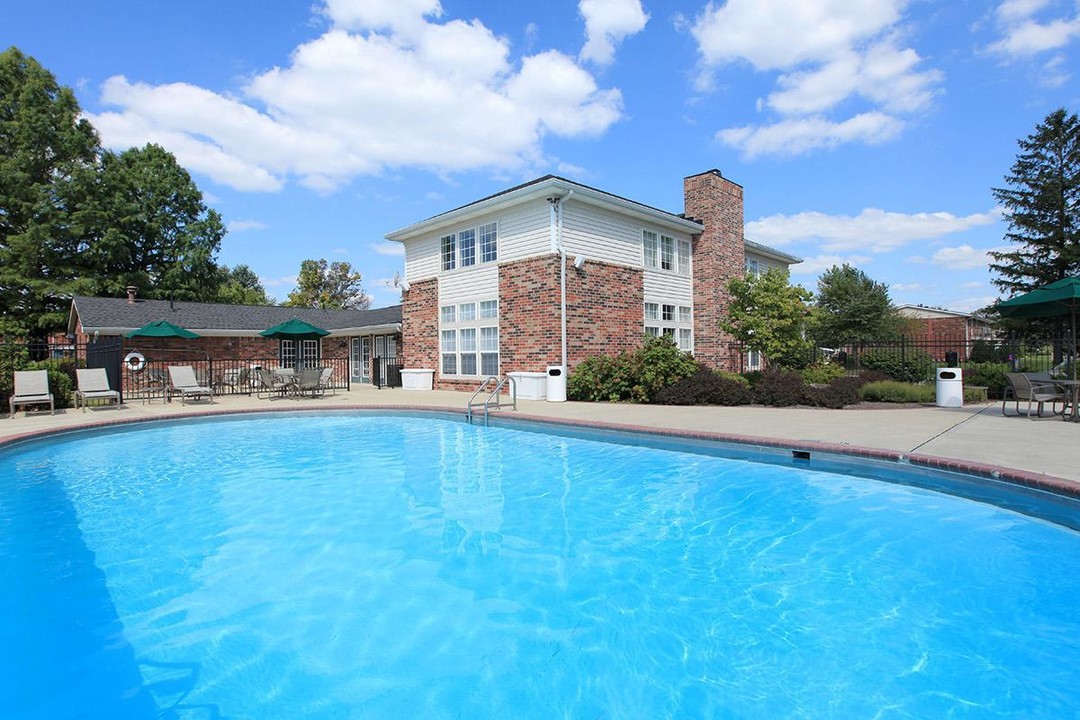 Reflections Apartments in Indianapolis, IN - Building Photo