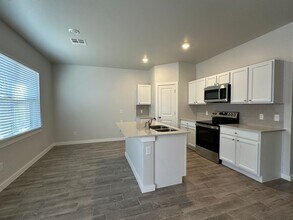 17030 Oak Ridge Cir in Oklahoma City, OK - Building Photo - Building Photo