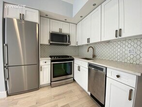 410 E 92nd St in New York, NY - Building Photo - Building Photo
