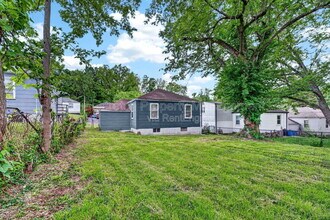 7431 Esterbrook Dr in St. Louis, MO - Building Photo - Building Photo