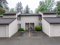 Spring Tree Condominiums in Renton, WA - Building Photo - Building Photo