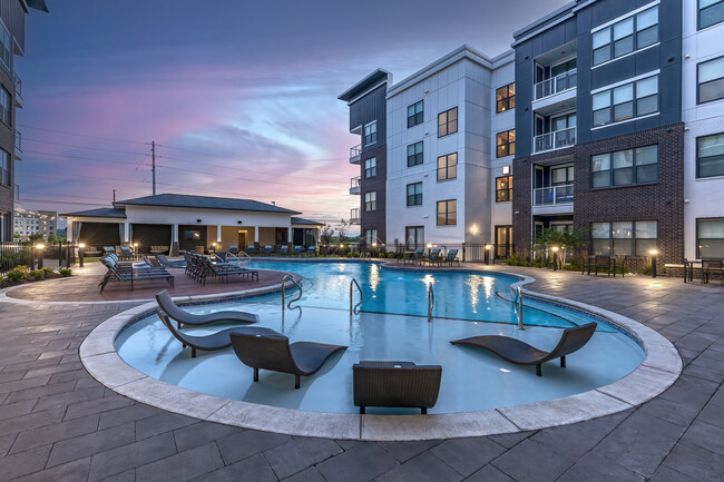 Vintage Century Farms Apartments in Antioch, TN - Foto de edificio - Building Photo