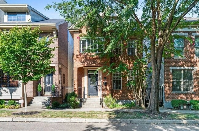 property at 929 Weninger Cir