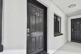 2942 W Bay Dr in Belleair Bluffs, FL - Building Photo