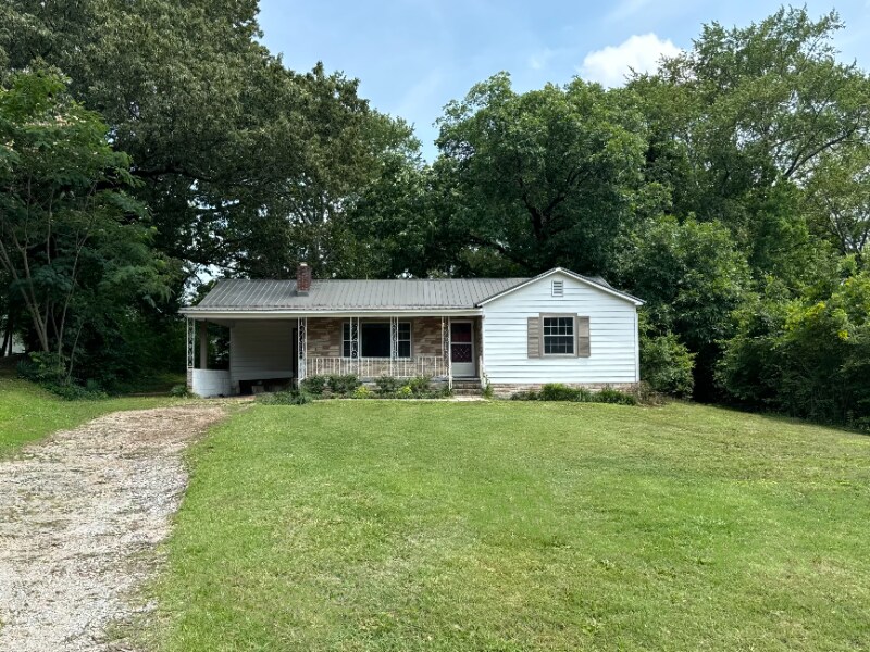 214 Randolph Ct in Florence, AL - Building Photo
