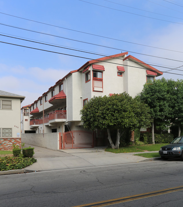 937 N Louise St in Glendale, CA - Foto de edificio