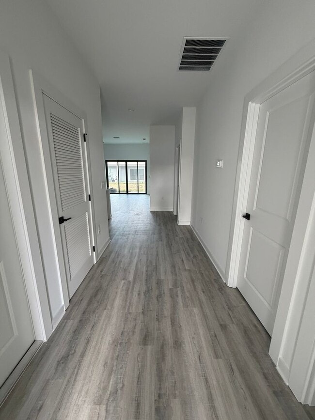 1117 Abrams Blvd in Lehigh Acres, FL - Building Photo - Building Photo