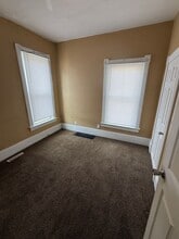 1303 E Jackson St in Springfield, IL - Building Photo - Building Photo