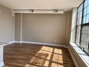 430 Lackawanna Ave, Unit 102 in Scranton, PA - Foto de edificio - Building Photo