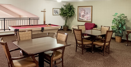 Oxmoor Lodge Independent Senior Living in Louisville, KY - Building Photo - Building Photo