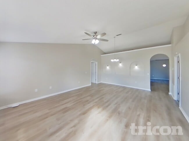 5204 Juliet Ct in Spring Hill, FL - Building Photo - Building Photo