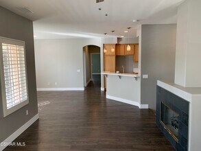 27926 Cherry Blossom Ct in Santa Clarita, CA - Building Photo - Building Photo