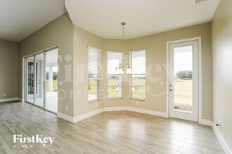 4701 Hazel Ave S in Lehigh Acres, FL - Foto de edificio - Building Photo