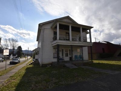 264 2 Broadway St in Irvine, KY - Building Photo