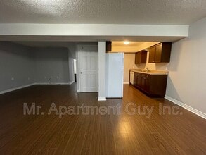 122 Ironwood Crescent in Hamilton, ON - Building Photo - Building Photo