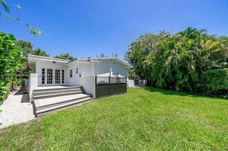 4444 Ingraham Hwy in Coral Gables, FL - Foto de edificio - Building Photo