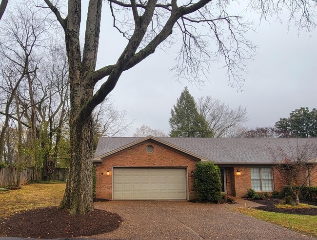 property at 406 Country Club Ln