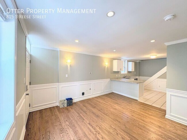 property at 815 S Reese St