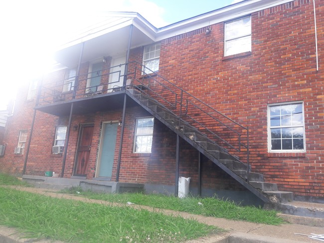 596 Danny Thomas Blvd Apartments in Memphis, TN - Building Photo - Building Photo