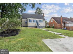 208 6th Ave in Baltimore, MD - Building Photo - Building Photo