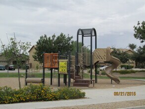3422 W Leodra Ln in Phoenix, AZ - Building Photo - Building Photo