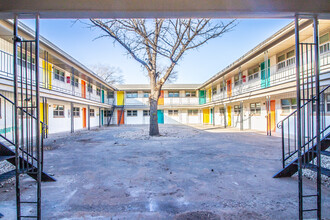 Flatland Apartments in Lubbock, TX - Building Photo - Building Photo