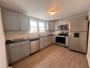 1983 Central Ave in Albany, NY - Building Photo - Building Photo