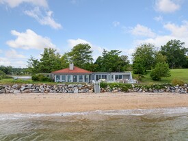 333 Centre Island Rd