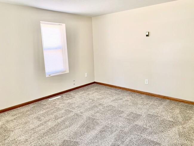 3637 Canton Ave in Lorain, OH - Foto de edificio - Building Photo