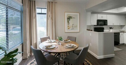 1100 E Osborn Rd in Phoenix, AZ - Building Photo - Building Photo