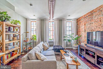 19 N 3rd St in Philadelphia, PA - Building Photo - Building Photo