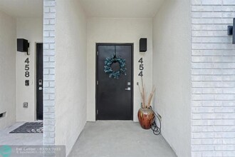454 SE 1st Cir in Pompano Beach, FL - Building Photo - Building Photo