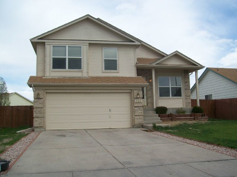 733 Daffodil St in Fountain, CO - Building Photo