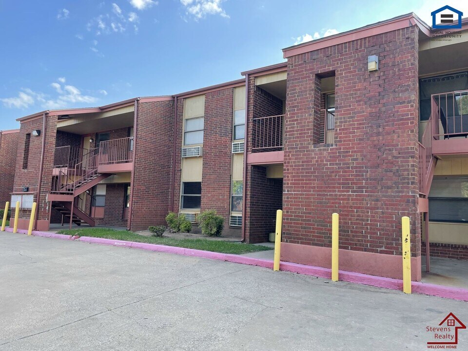 1912 SW D Ave in Lawton, OK - Foto de edificio