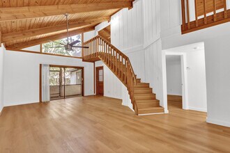 100 Sparrow Dr in Royal Palm Beach, FL - Building Photo - Building Photo