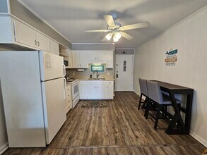 401 N Hillside Dr in North Myrtle Beach, SC - Building Photo - Building Photo