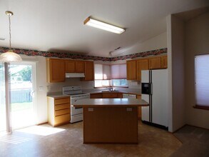 8813 W Bonnie Ave in Kennewick, WA - Building Photo - Building Photo